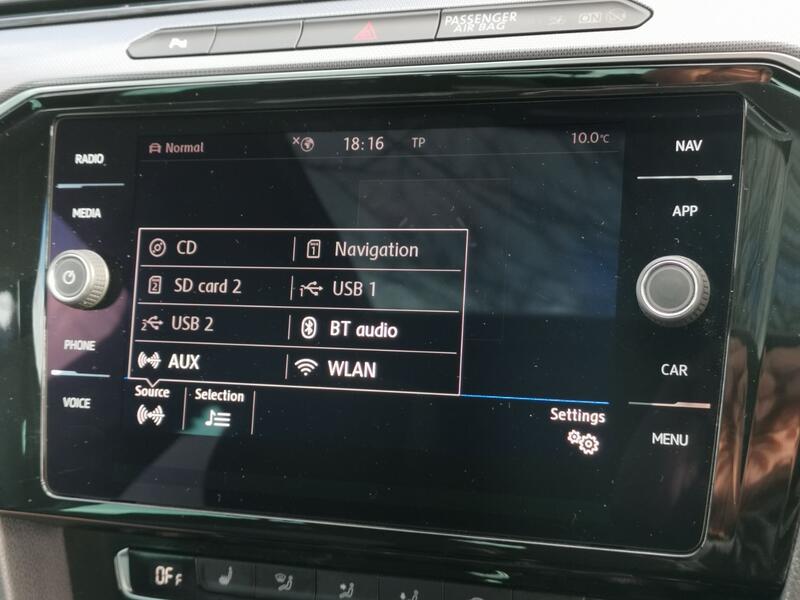 VOLKSWAGEN PASSAT