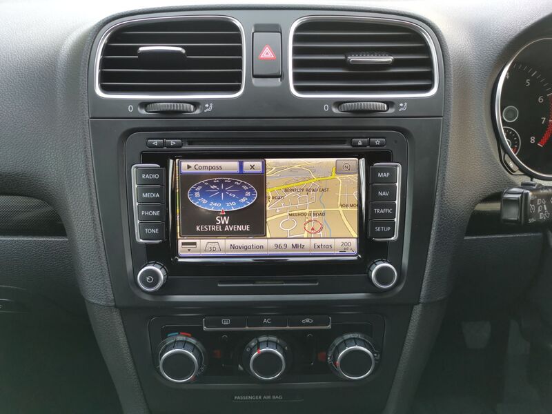 VOLKSWAGEN GOLF