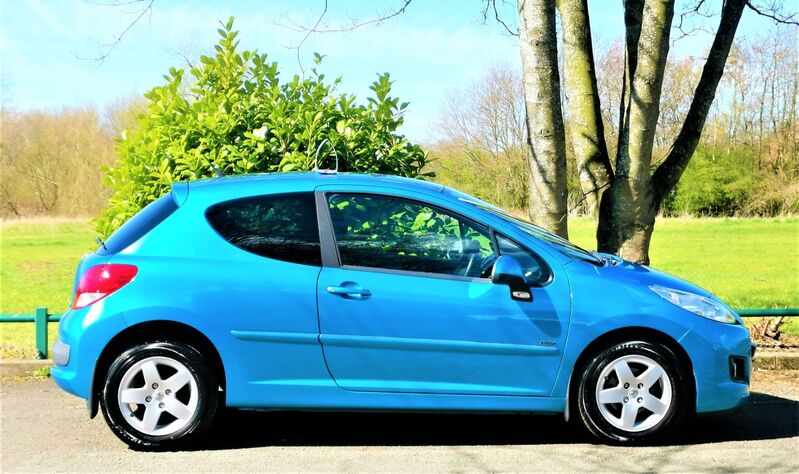 PEUGEOT 207