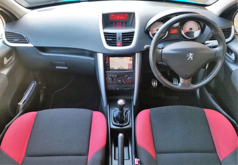 PEUGEOT 207