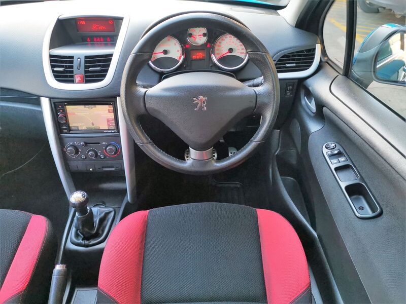 PEUGEOT 207