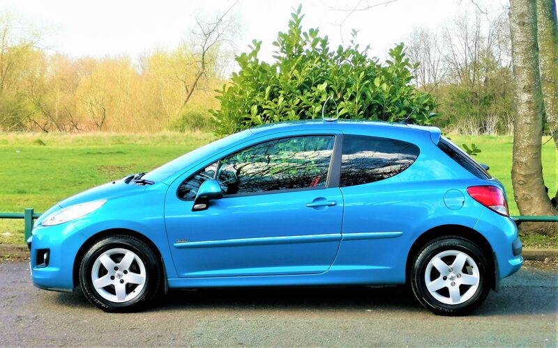PEUGEOT 207