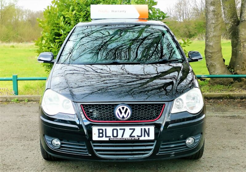 VOLKSWAGEN POLO