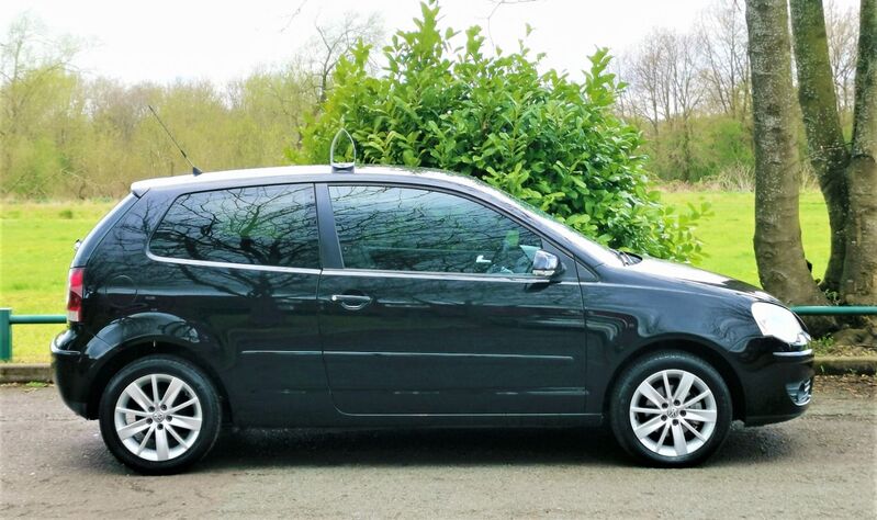 VOLKSWAGEN POLO